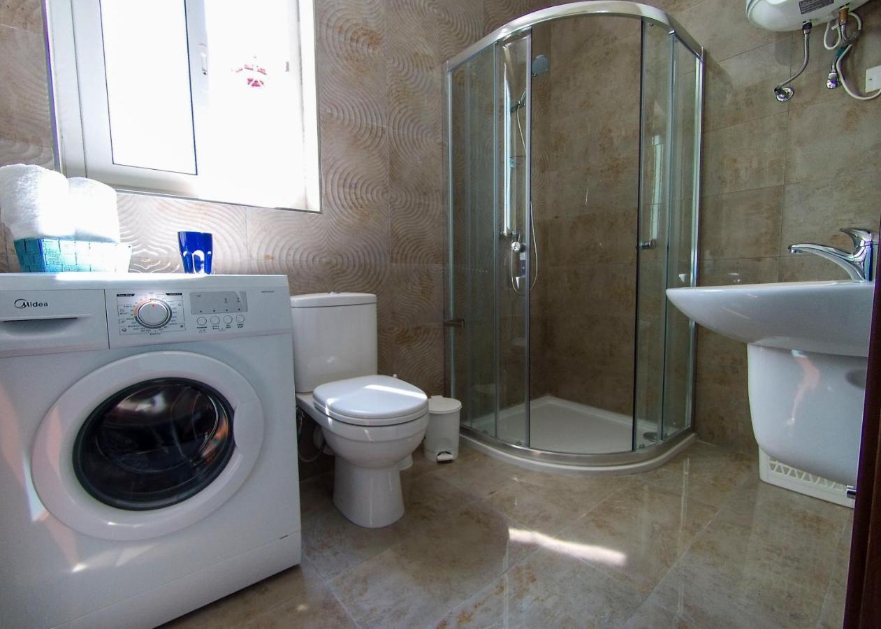 F12 Room 2, Private Room Two Single Beds Privated Bathroom In Shared Flat 姆西达 外观 照片